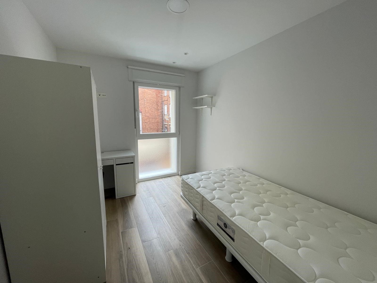 9-min-2 Piso de alquiler en Demetrio de los Ríos en León vista de habitación individual